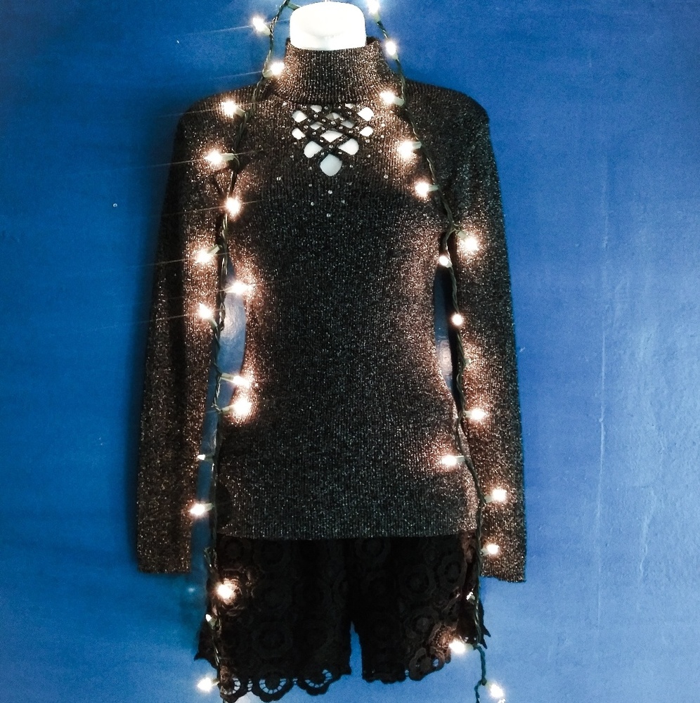 REBA SIZE M cute black and silver glitter sweater